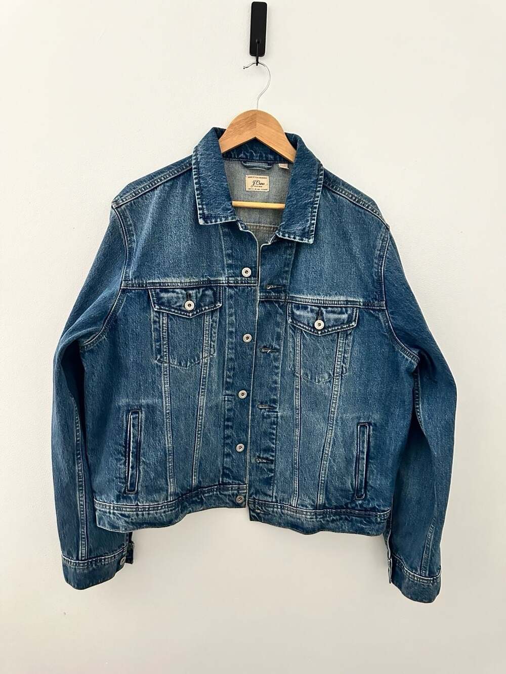 J.Crew 100% cotton Classic Denim Jacket in Medium Wash, Size XL, NWT